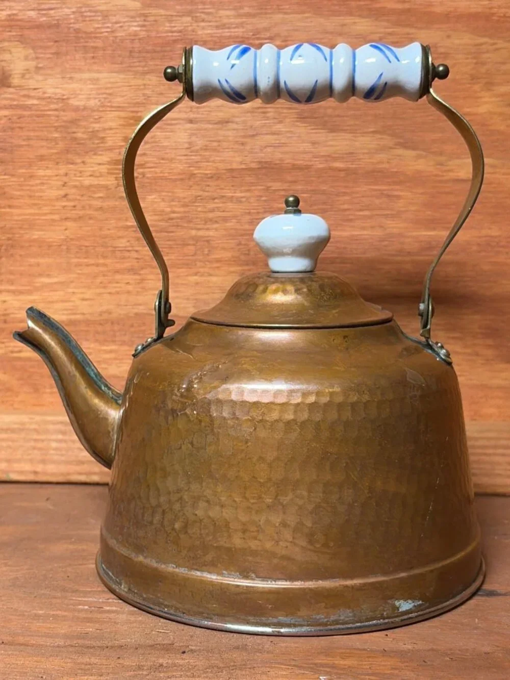 Vintage Dimpled Copper/Brass Teapot Ceramic Handle & Knob - *READ*